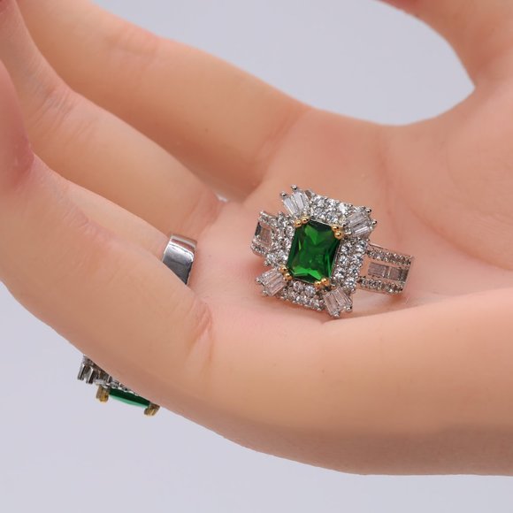 Emerald cut green stone with CZ. - Picture 4 of 6